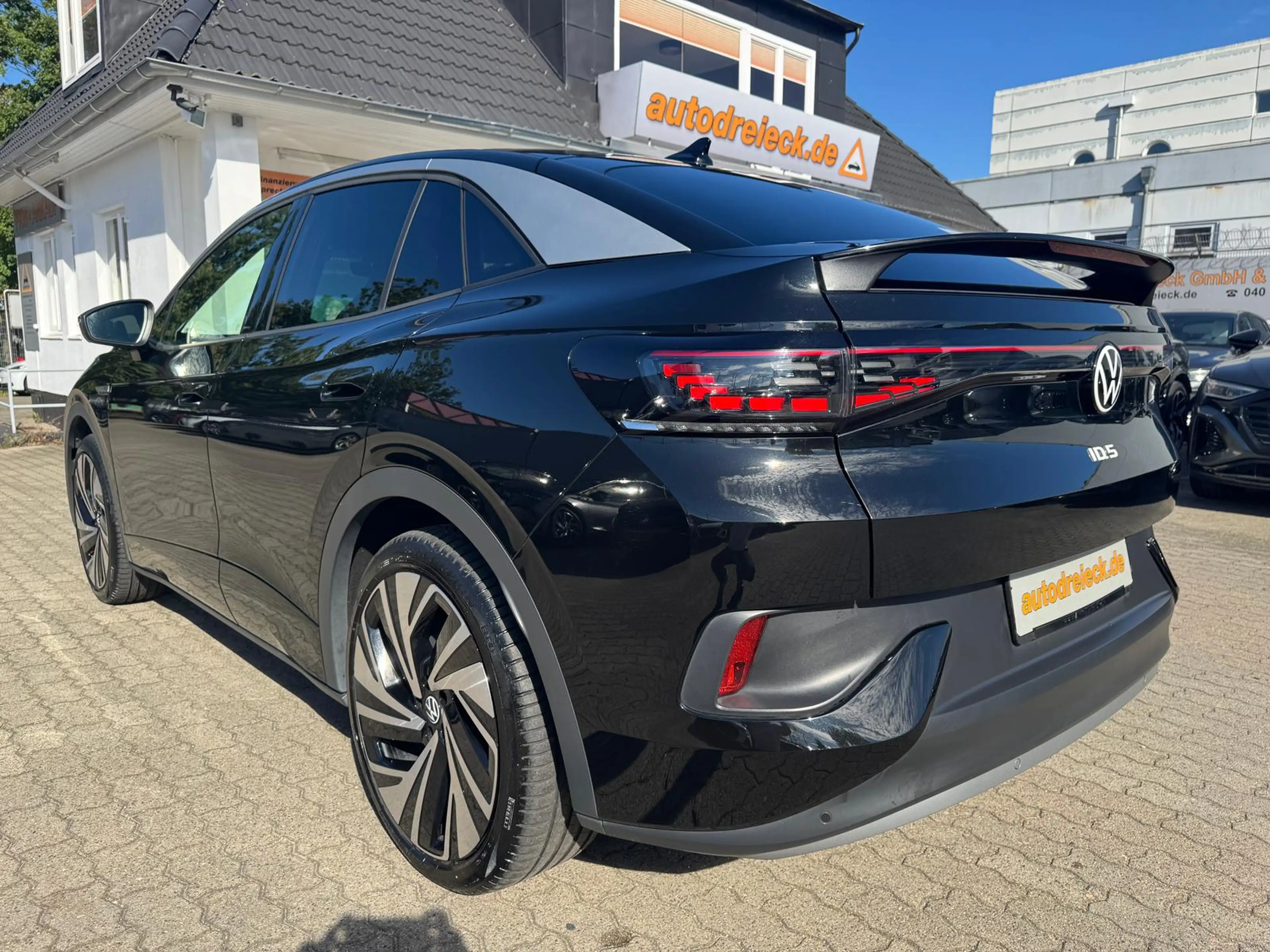 Volkswagen ID.5 Pro Performance ACC AHK HuD PANO IQ.LIGHT — photo 11