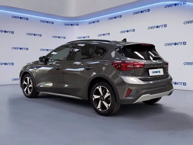 Ford Focus view 3