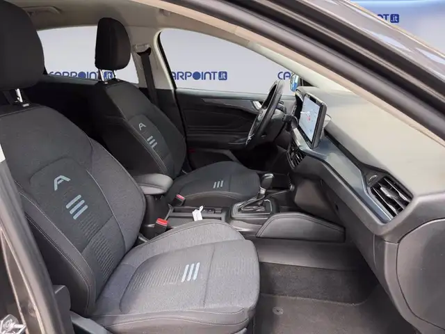 Ford Focus view 15