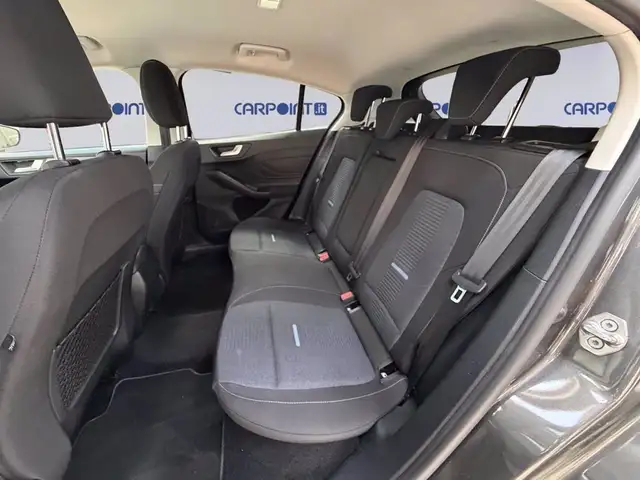 Ford Focus view 13