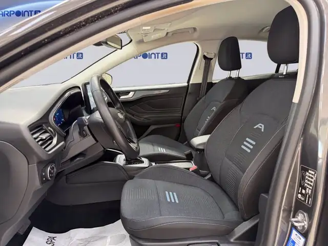 Ford Focus view 9