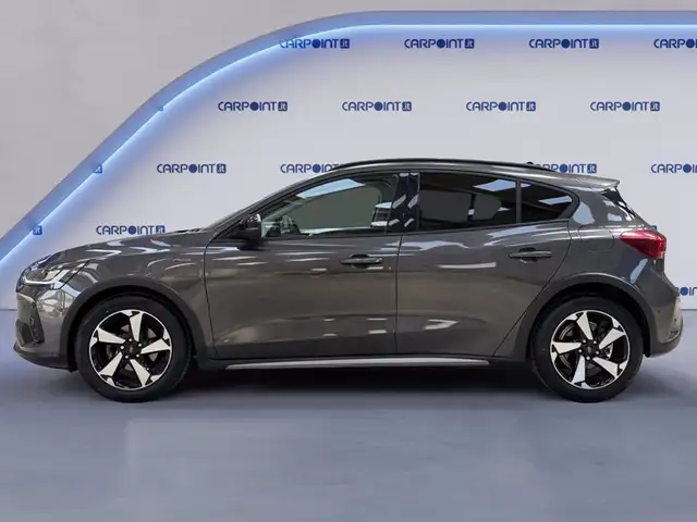 Ford Focus view 2