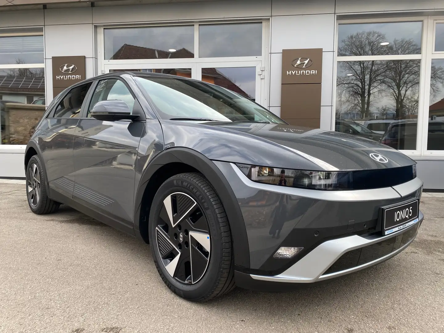 Hyundai IONIQ 5 Elektro 84kWh GO! Aut. Gris - 2