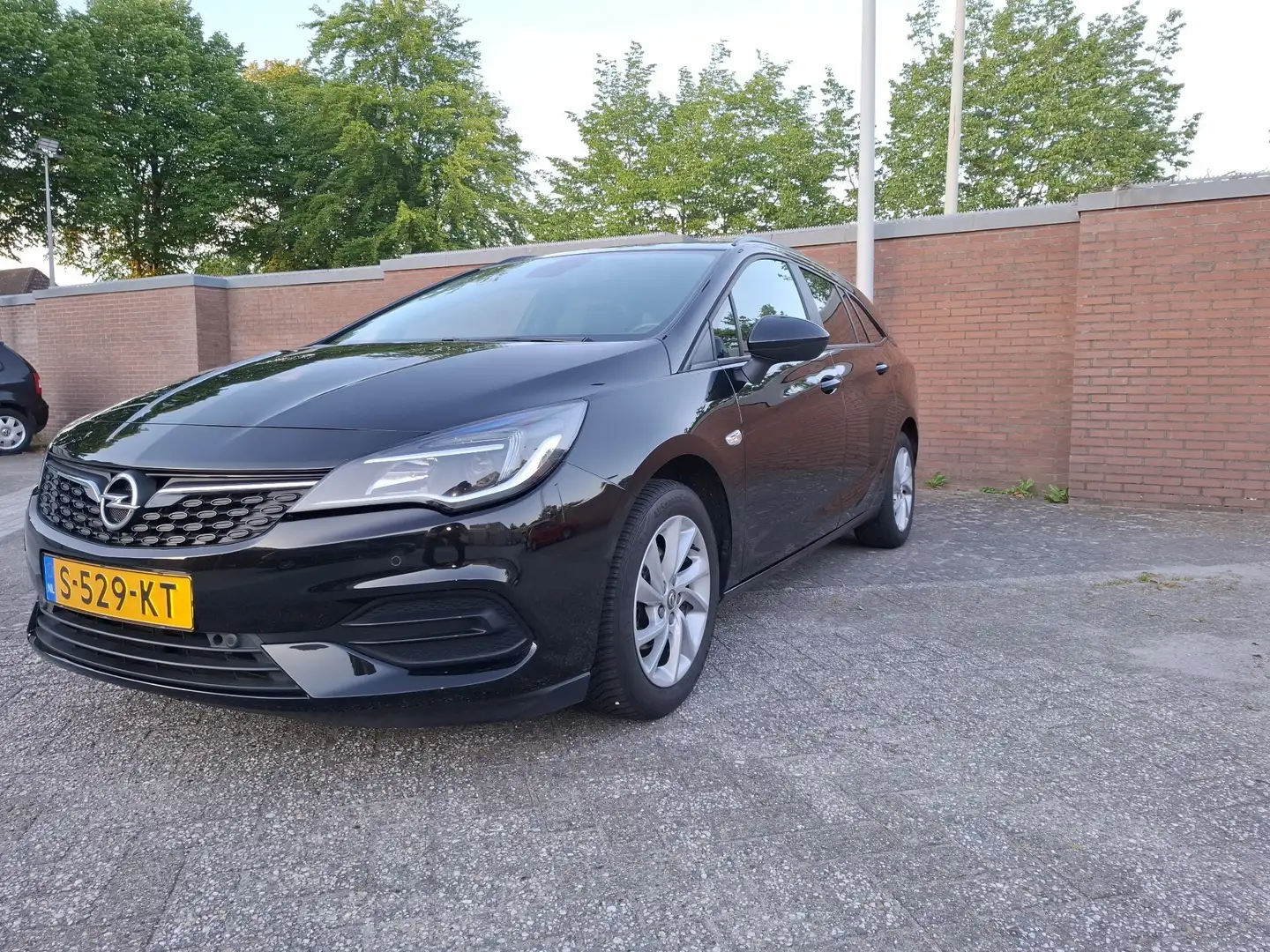 Opel Astra 1.2 Bl.Eleg. Zwart - 1