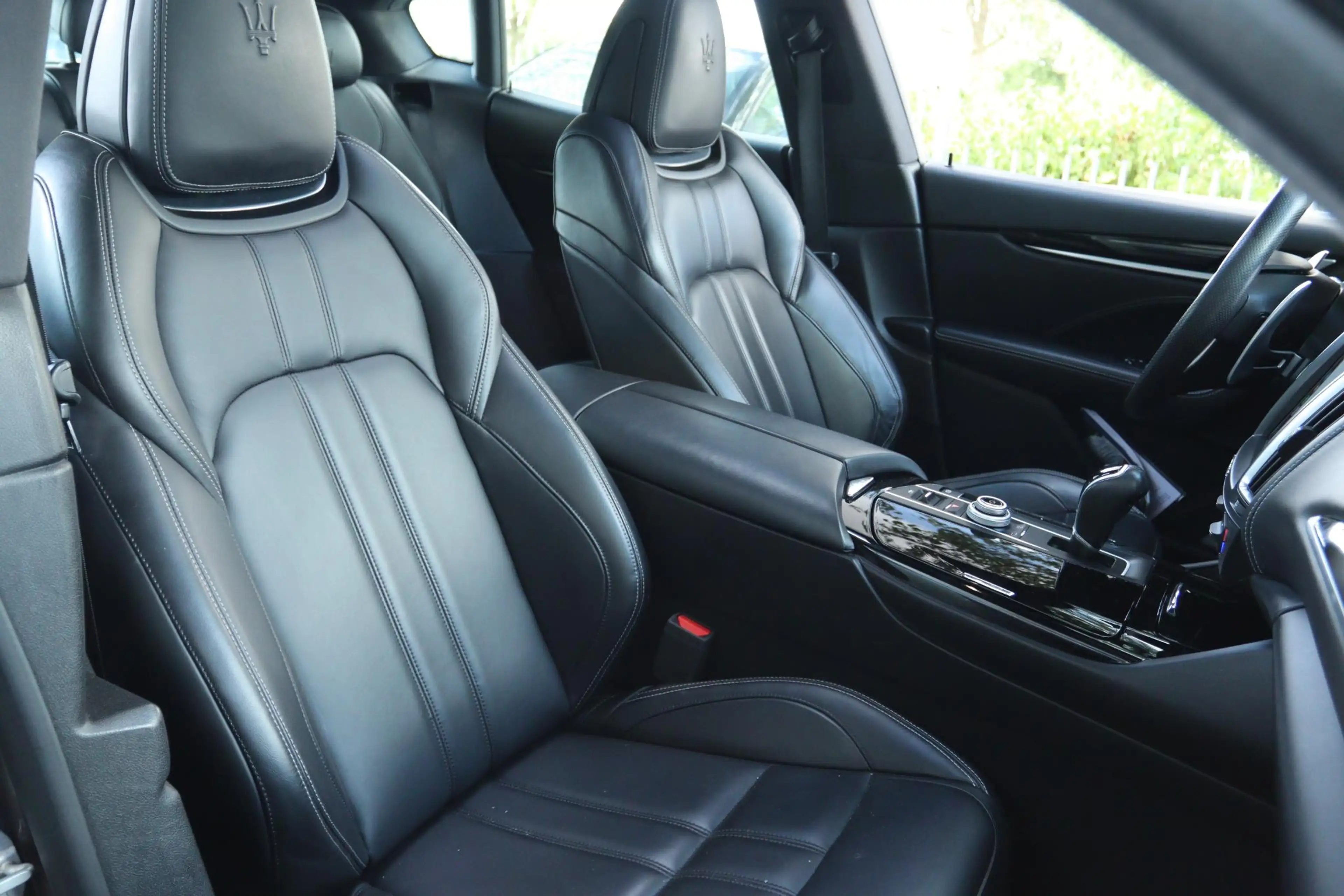 Maserati Levante 3.0 V6 S AWD GRANLUSSO | PANO | CARPLAY | LEDER | — photo 4