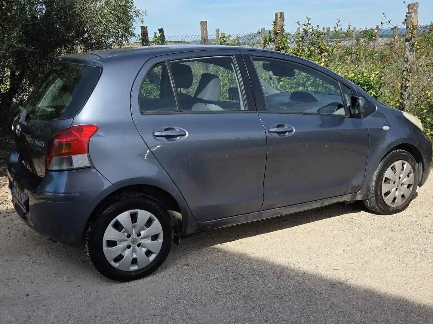 Toyota Yaris Grigio - 1