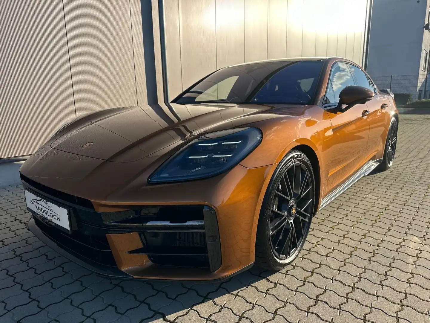 Porsche Panamera GTS PCCB, SportDesign Carbon, Burmester Gold - 1