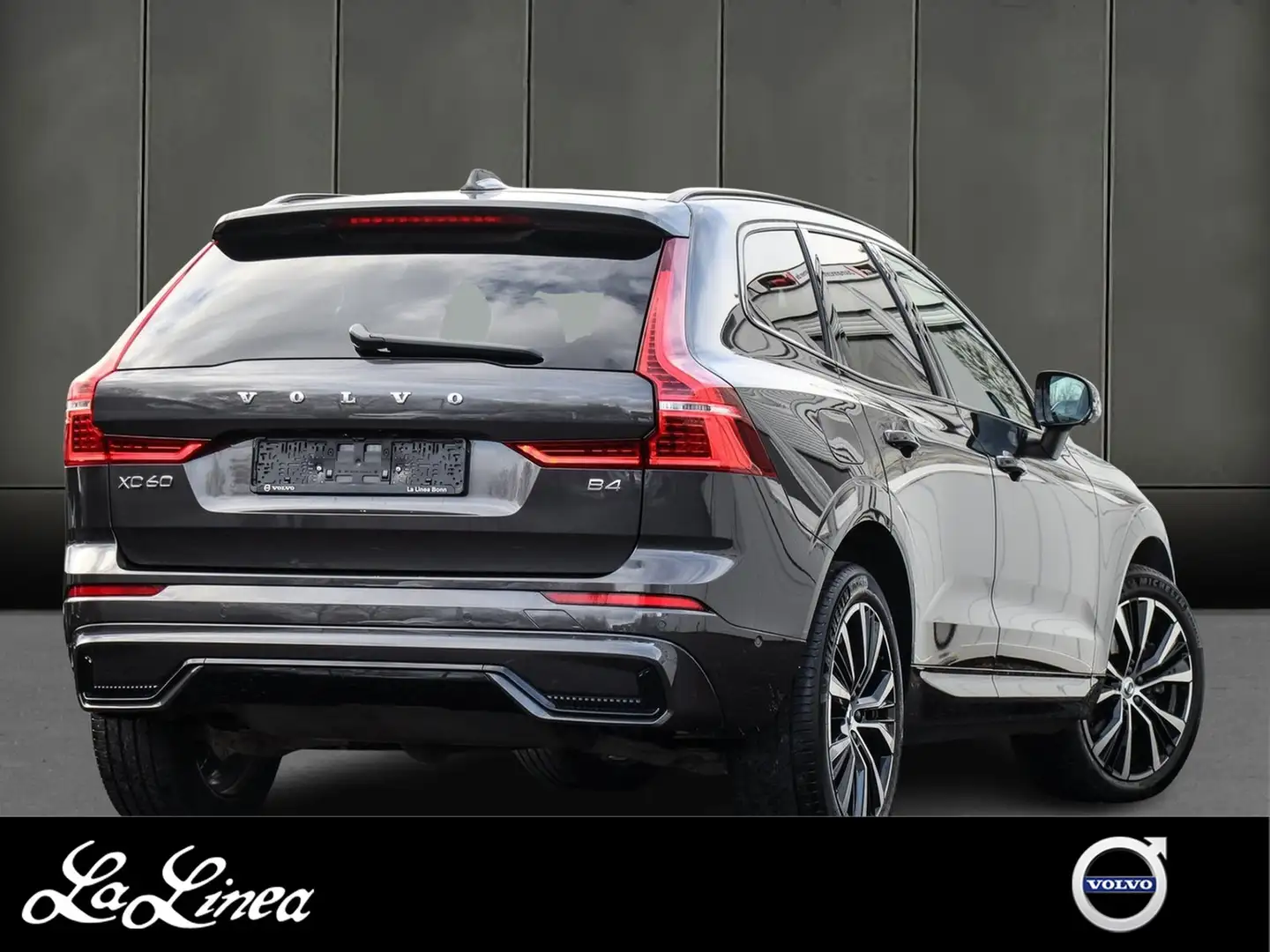 Volvo XC60 B4 (B) Plus Dark Grau - 2