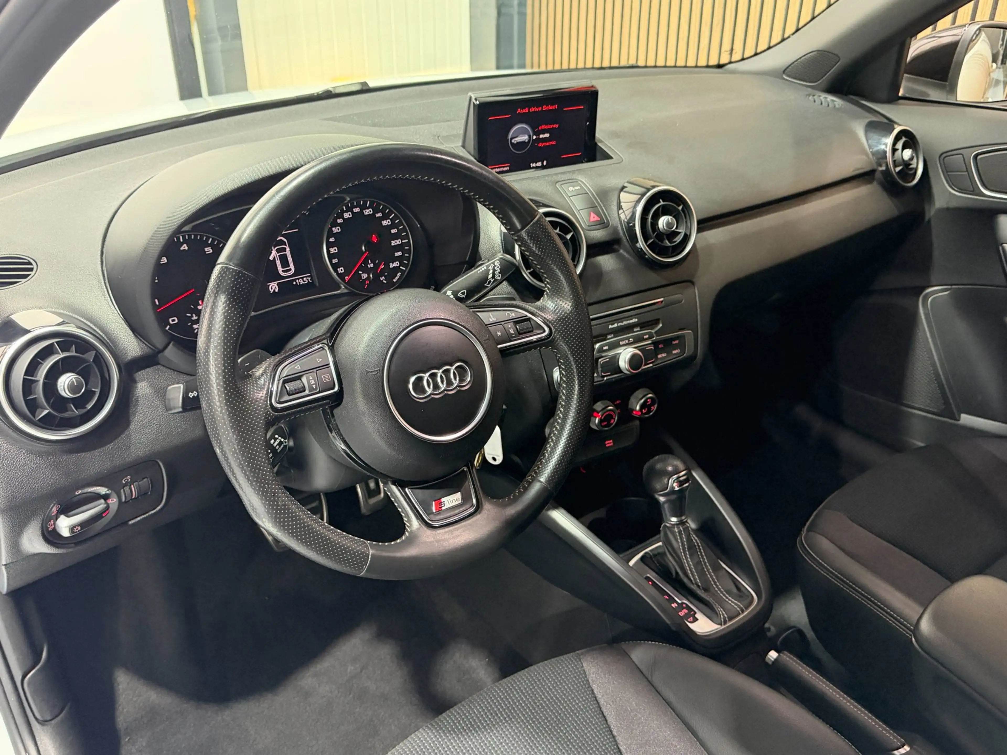 Audi A1 Sportback 1.4 TFSI Sport Pro Line S / Automaat / S — photo 2