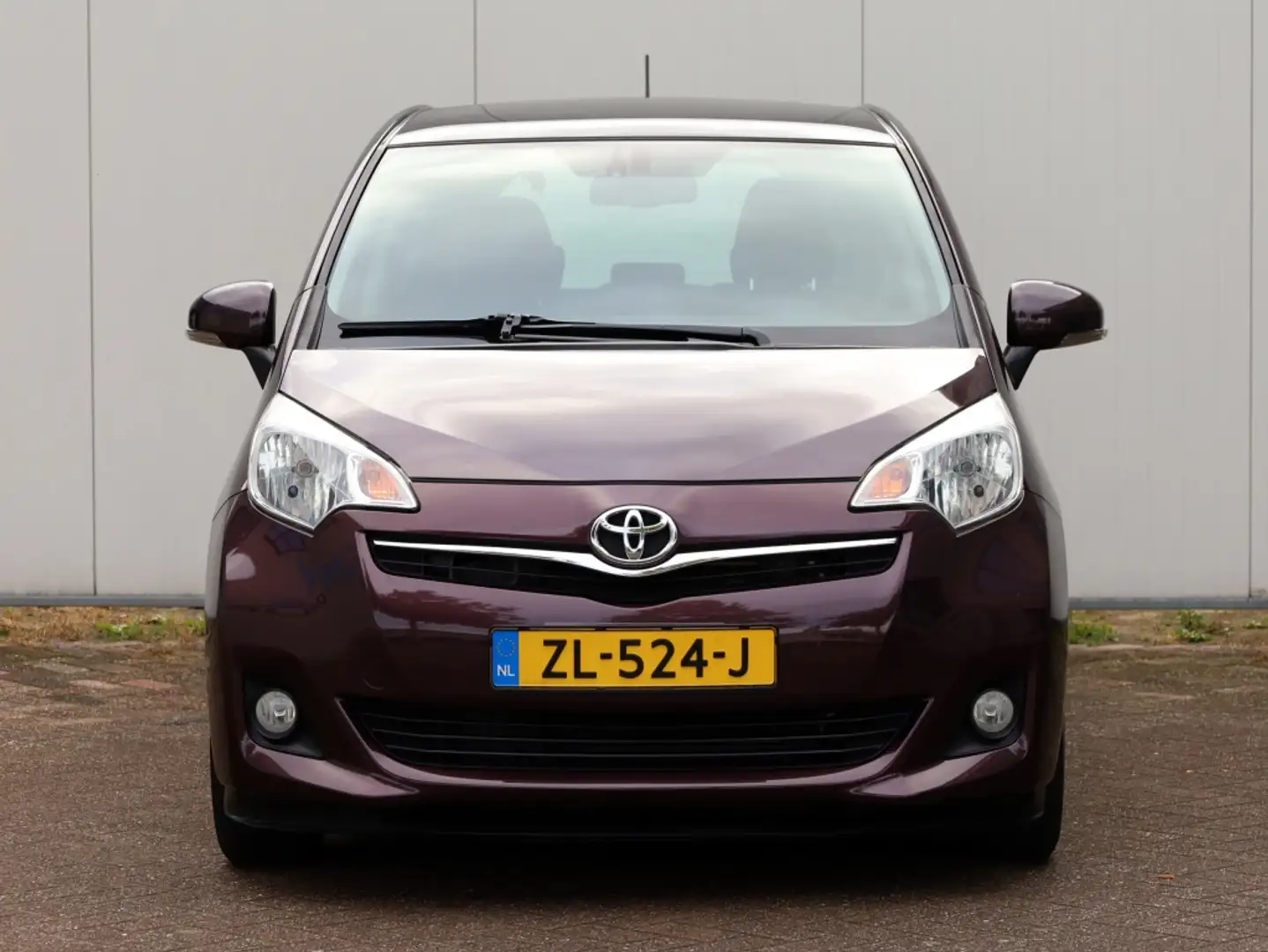 Toyota Verso-S 1.3 VVT-i Dynamic Automaat | Panoramadak | Clima | Mauve - 2