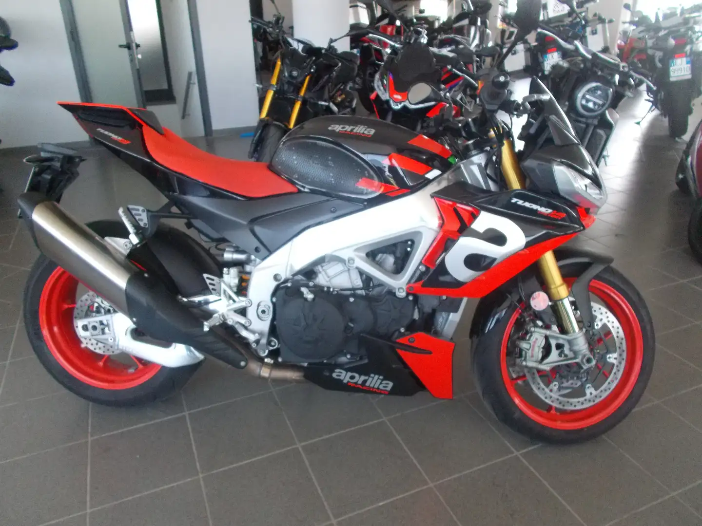 Aprilia Tuono V4 1100 FACTORY 2021 Nero - 2