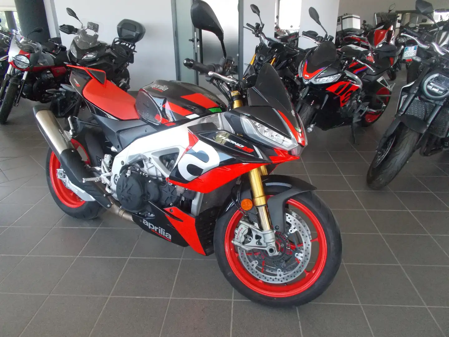 Aprilia Tuono V4 1100 FACTORY 2021 Nero - 1