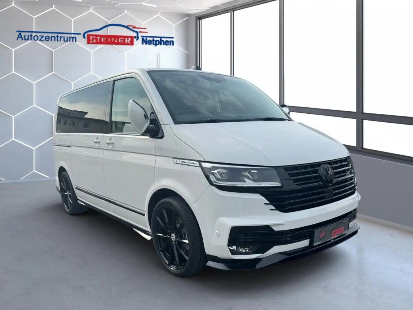 Volkswagen T6.1 Multivan Highline 4Mo ABT 230 PS Aeropaket Klima Navi Bílá - 2