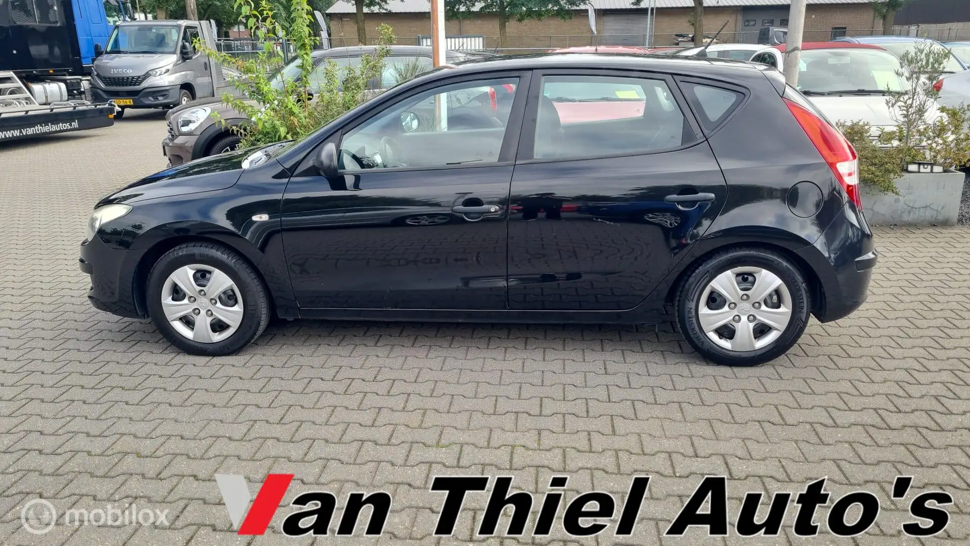 Hyundai i30 1.4i Active Cool airco trekhaak Schwarz - 1