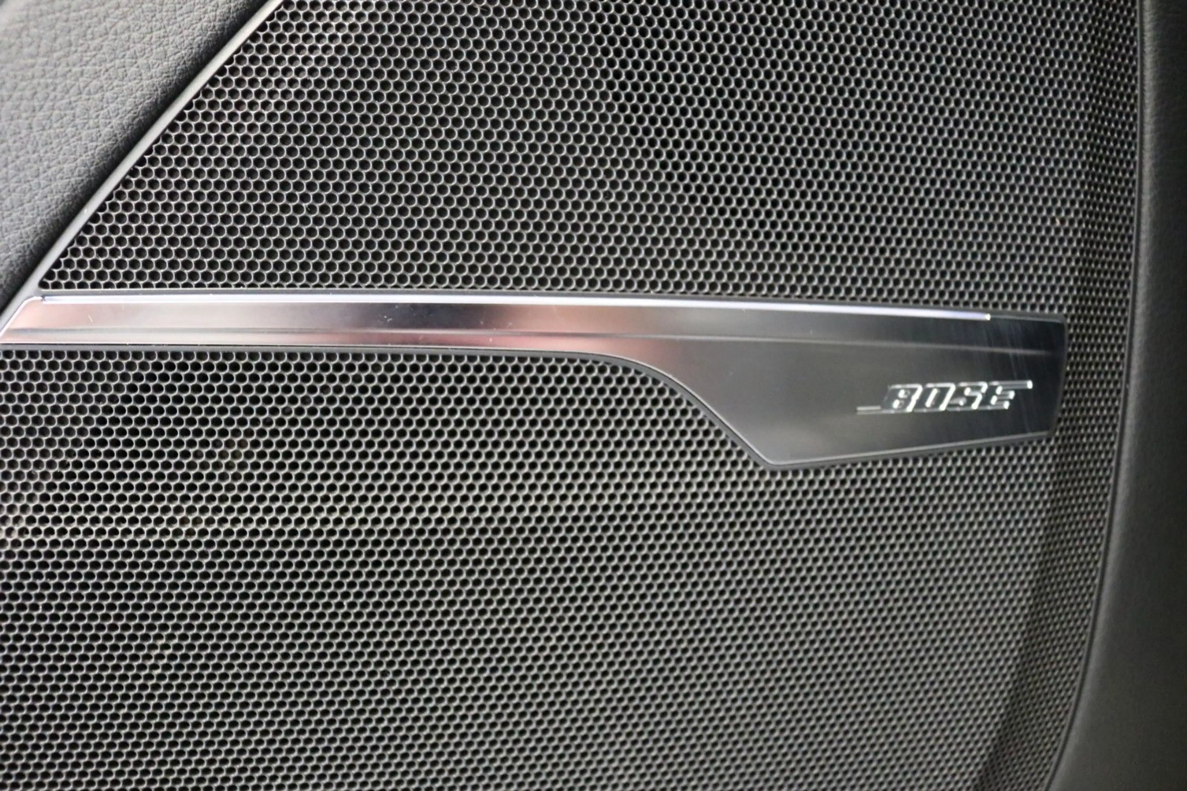 Audi SQ7 Luft 360 Laser HUD STHZ Pano Memory 7 Sitzer — photo 15