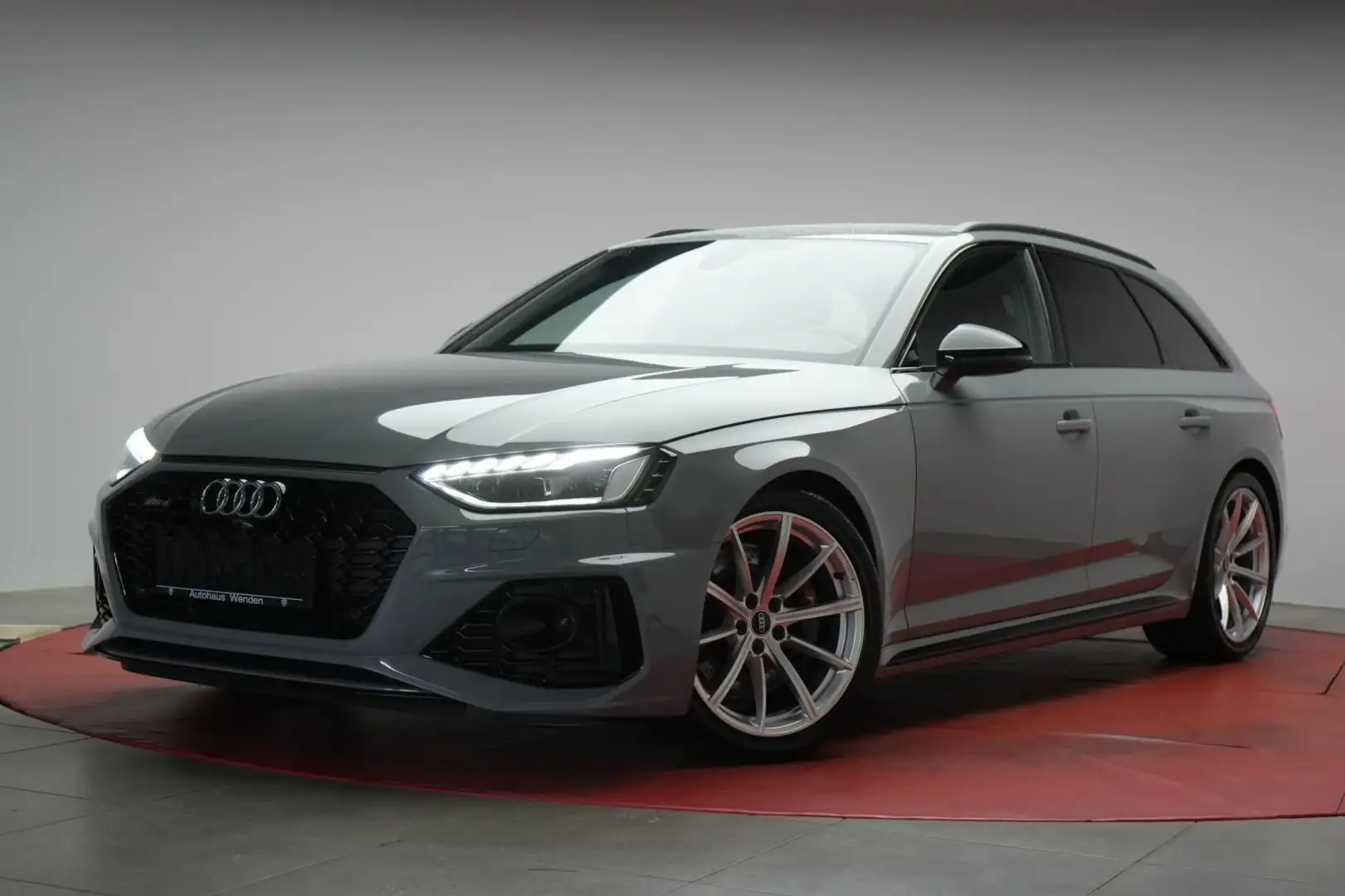 Audi RS4 Avant quattro tiptronic Temp/Side/Massage Grau - 2