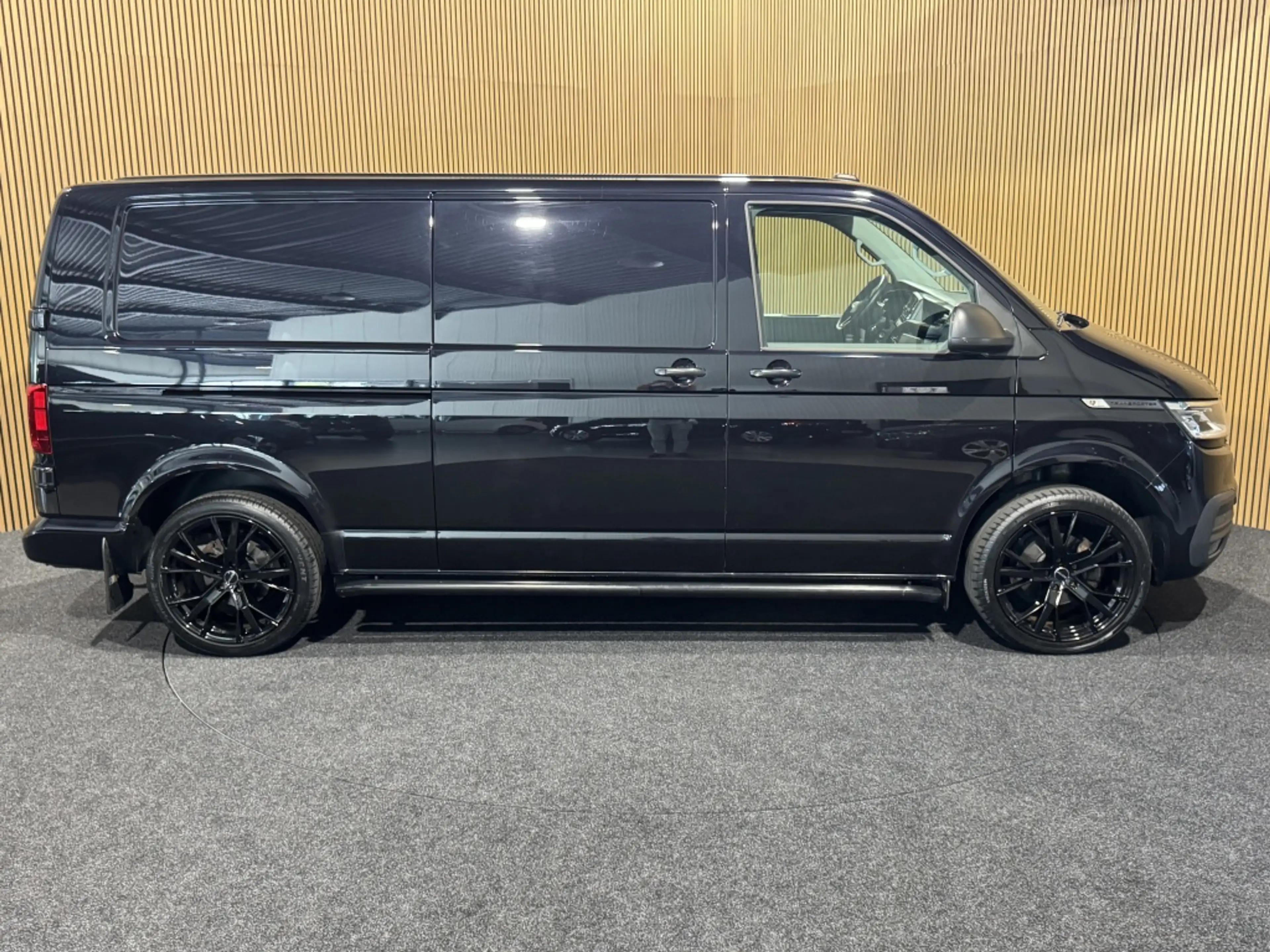 Volkswagen Transporter 2.0 TDI L2H1 Business | 20" wielen | Ad. Cruise | — photo 5