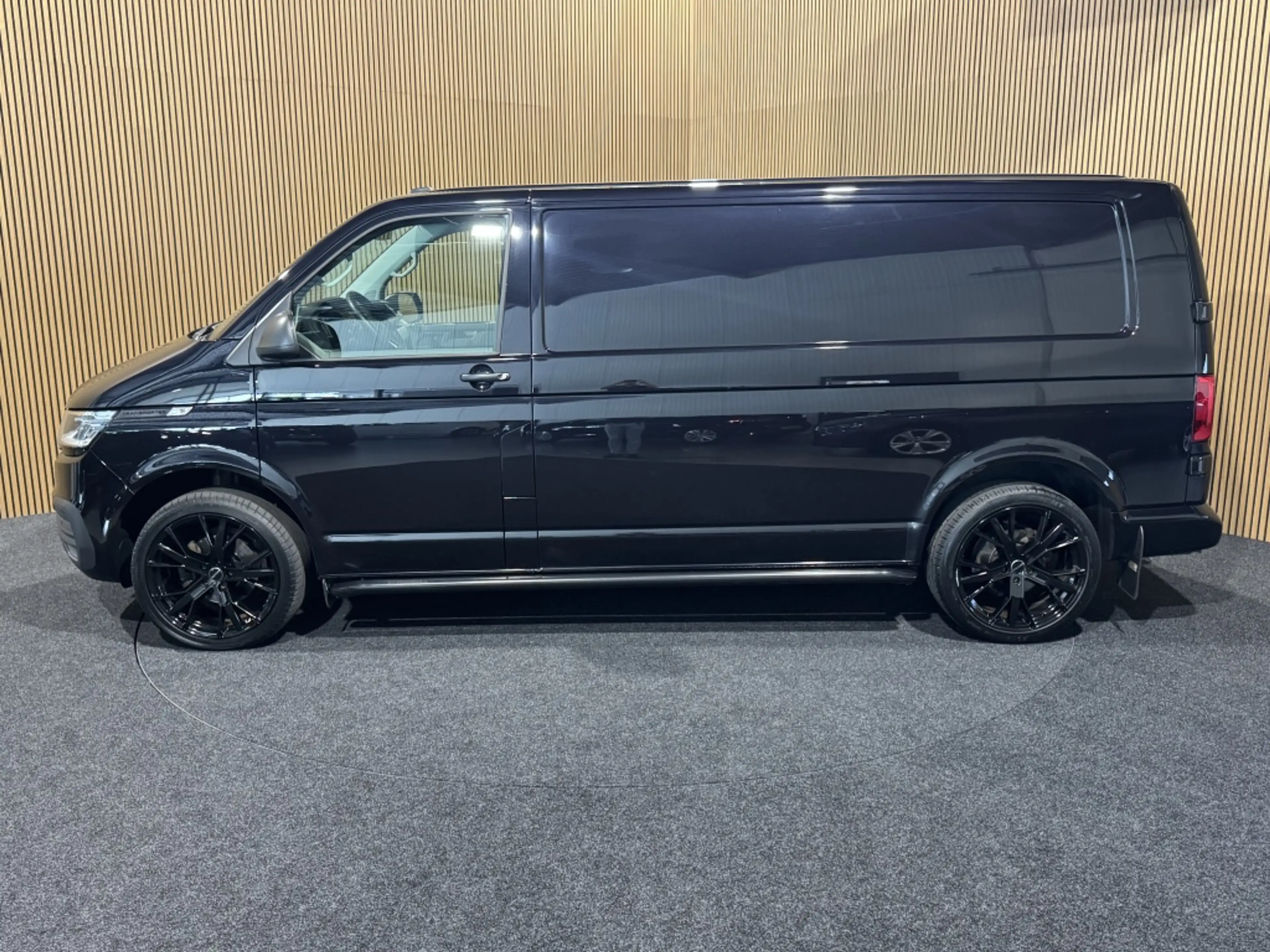 Volkswagen Transporter 2.0 TDI L2H1 Business | 20" wielen | Ad. Cruise | — photo 2
