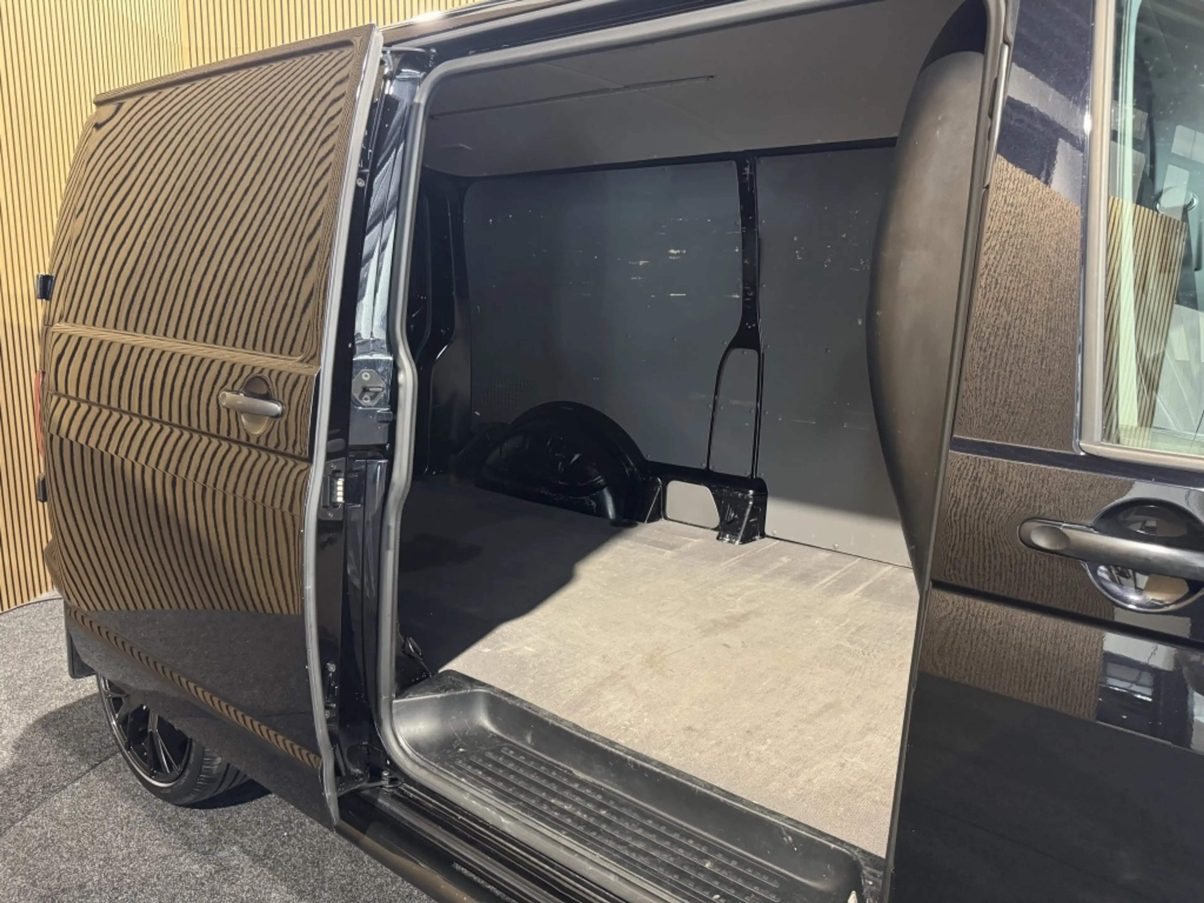 Volkswagen Transporter 2.0 TDI L2H1 Business | 20" wielen | Ad. Cruise | — photo 11