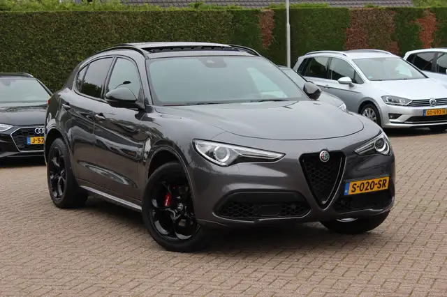 Alfa Romeo Stelvio 2.0 T AWD Super / Panoramadak / Camera / Leder / 1