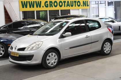 Renault Clio 1.2-16V Rip Curl Panoramadak, NAP, Airco, Isofix
