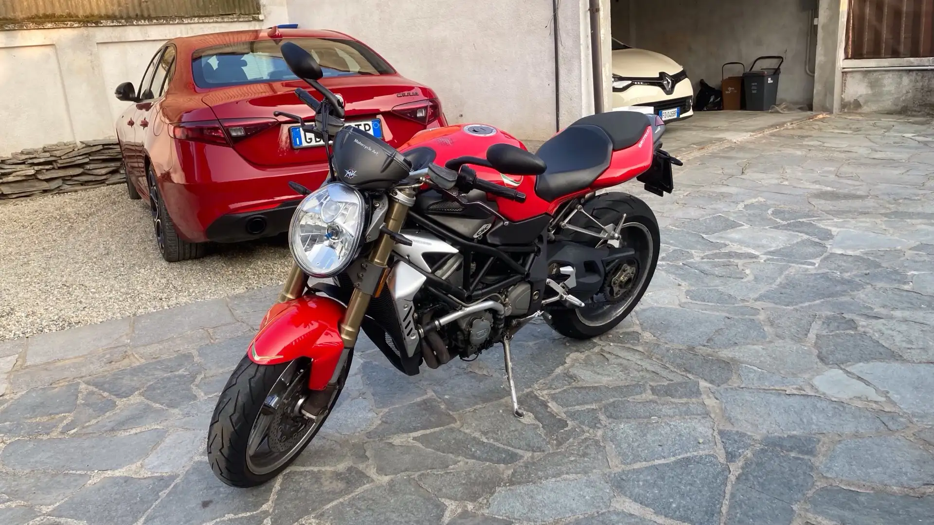 MV Agusta Brutale 750 Brutale 750 crvena - 2