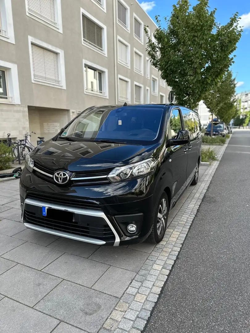 Toyota Proace 2,0-l-D-4D L2 (8-Si.) Autm. Verso (Langversion) Noir - 2
