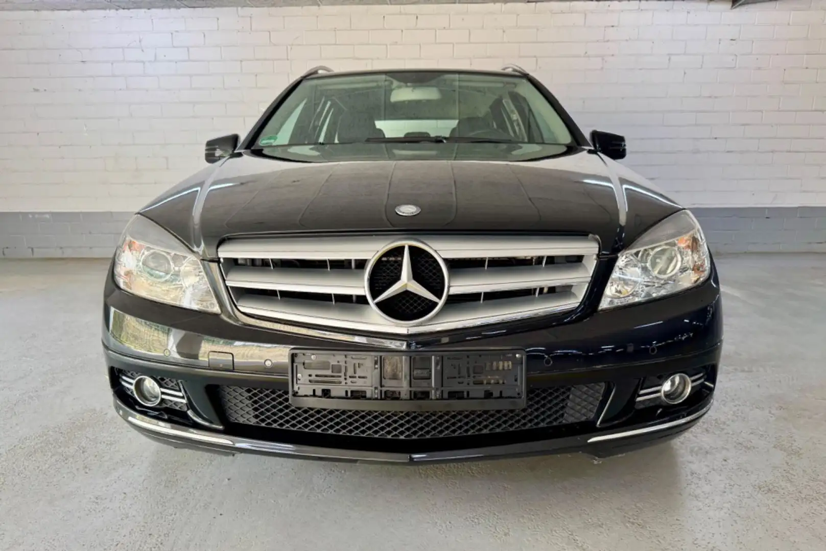 Mercedes-Benz C 180 T CGI BlueEfficiency Avantgarde AUTOMATIK Noir - 2