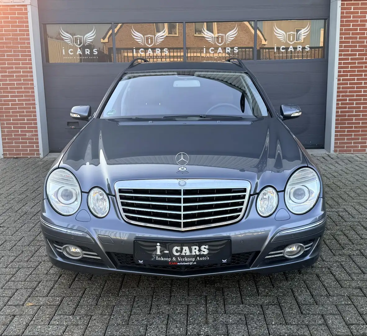 Mercedes-Benz E 200 Estate K. Avantgarde Trekhaak Camera Youngtimer Grijs - 2