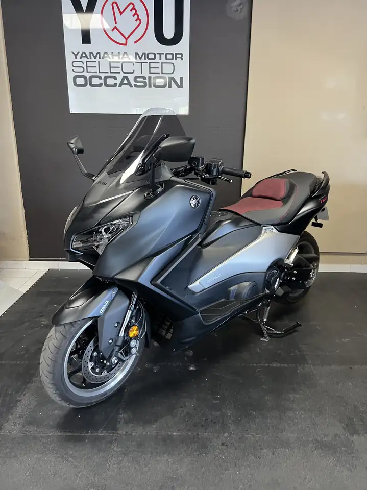 Yamaha Tmax 560