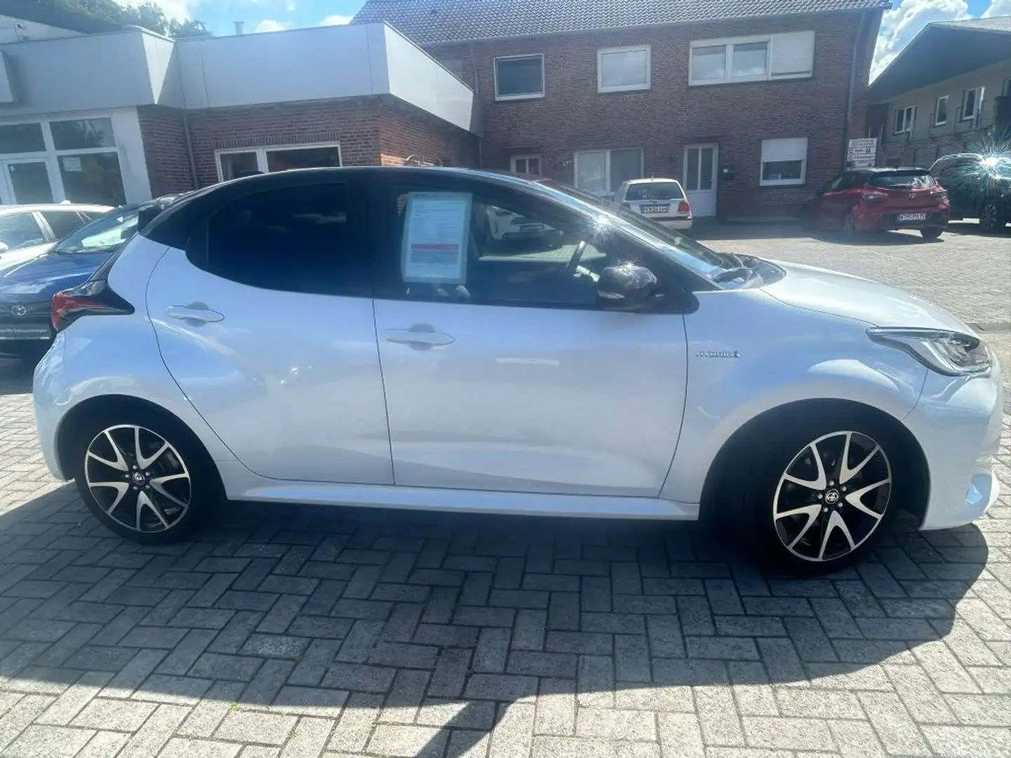 Toyota Yaris Hybrid 1.5 VVT-i Style Blanc - 2