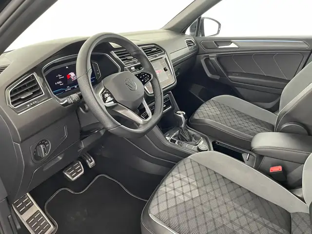 Volkswagen Tiguan Allspace view 8