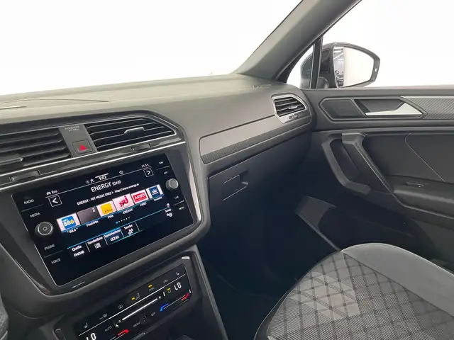 Volkswagen Tiguan Allspace view 9