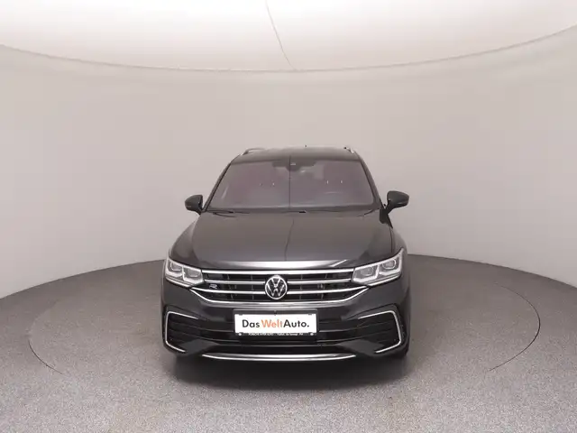 Volkswagen Tiguan Allspace view 3