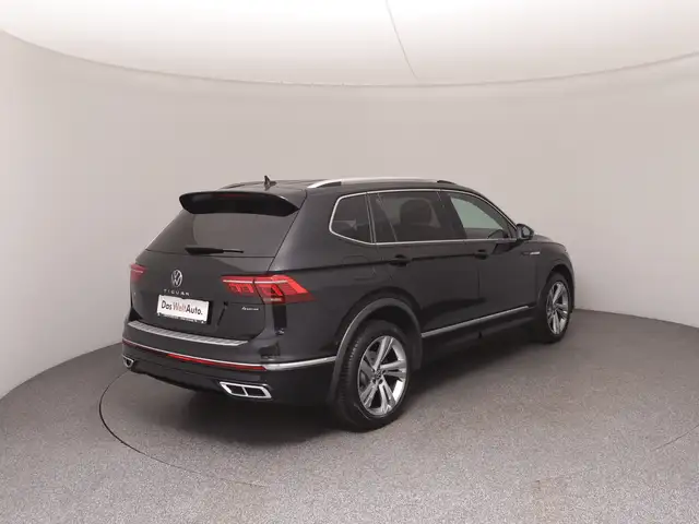 Volkswagen Tiguan Allspace view 4