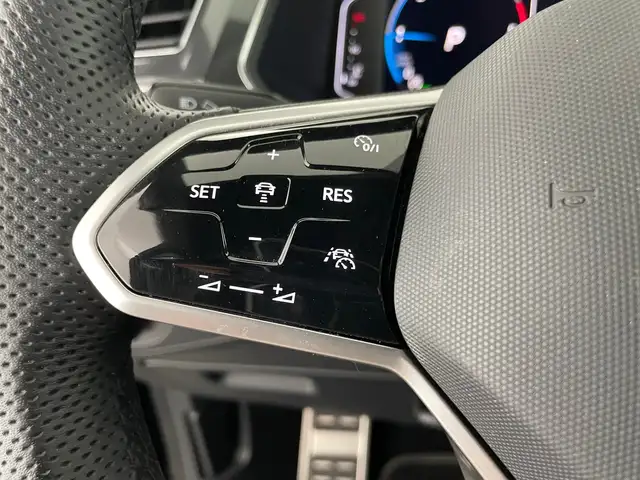 Volkswagen Tiguan Allspace view 14