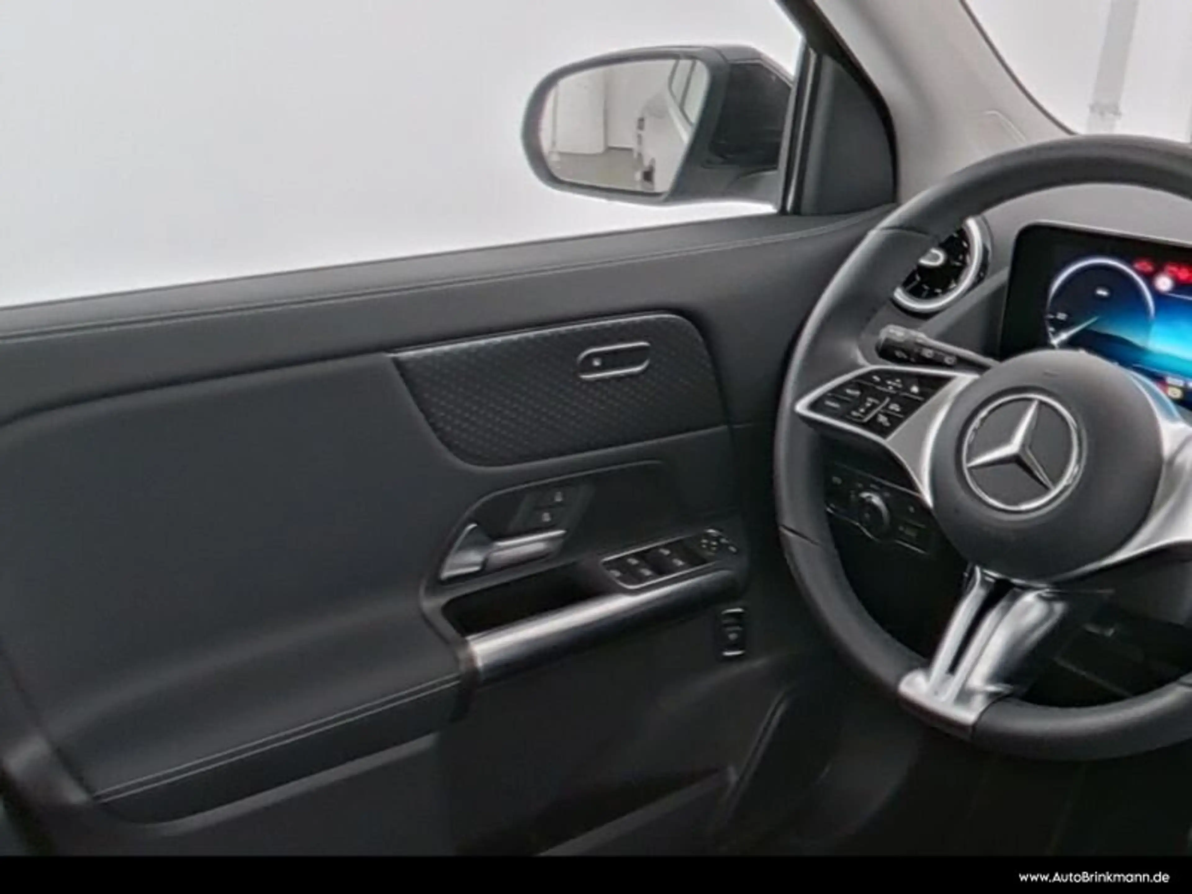 Mercedes-Benz GLA 200 GLA 200 PANO/KAMERA/LED/SPURH/ADVANCED Progressive — photo 9