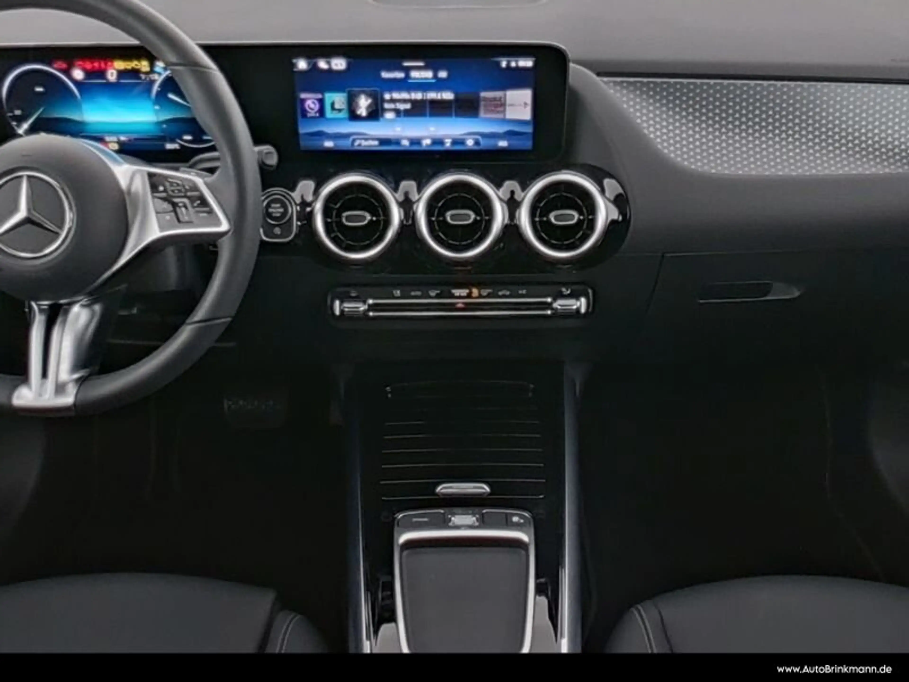 Mercedes-Benz GLA 200 GLA 200 PANO/KAMERA/LED/SPURH/ADVANCED Progressive — photo 5