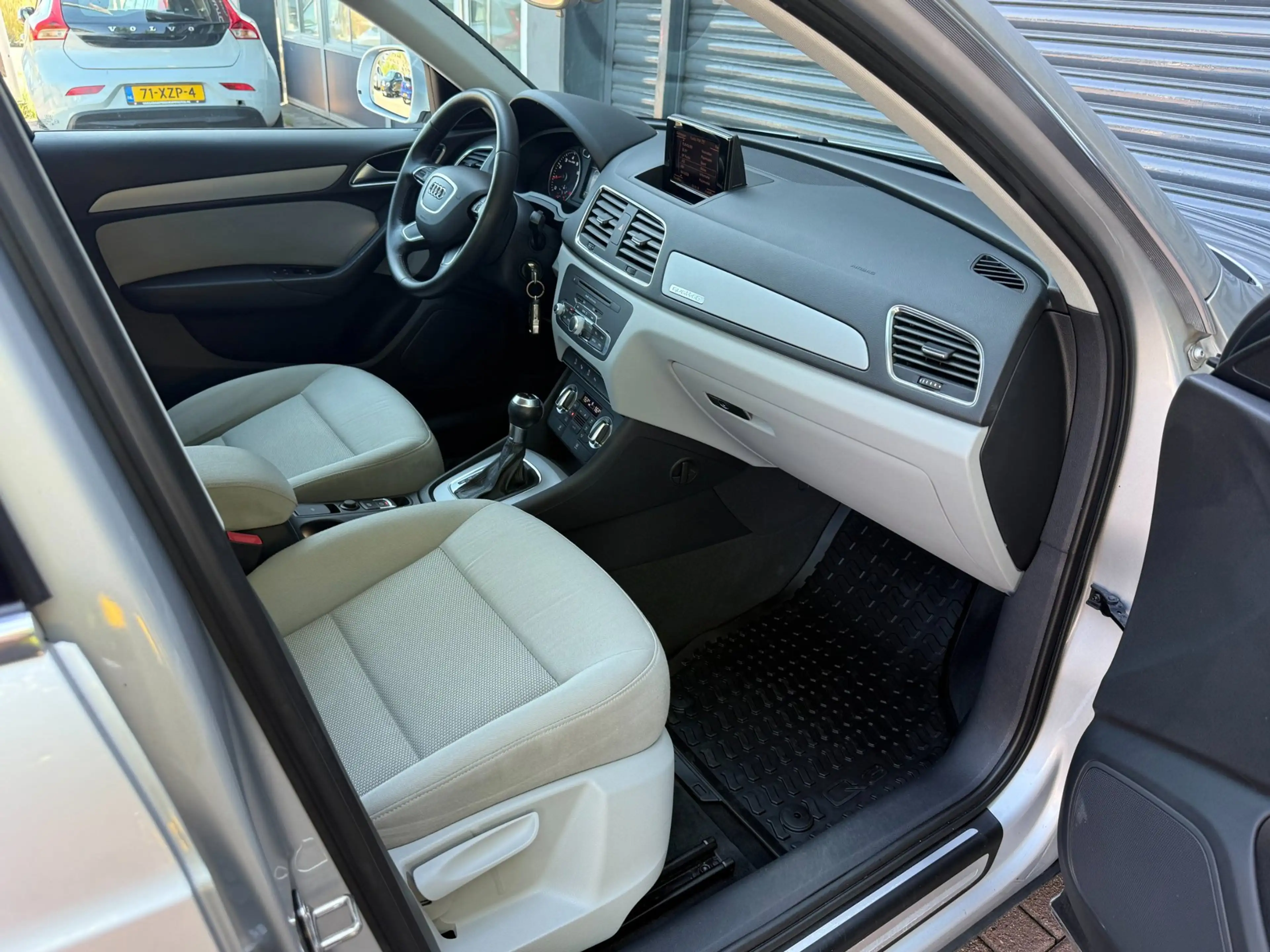 Audi Q3 2.0 TFSI quattro Pro Line | S-tronic | parkeer sen — photo 14