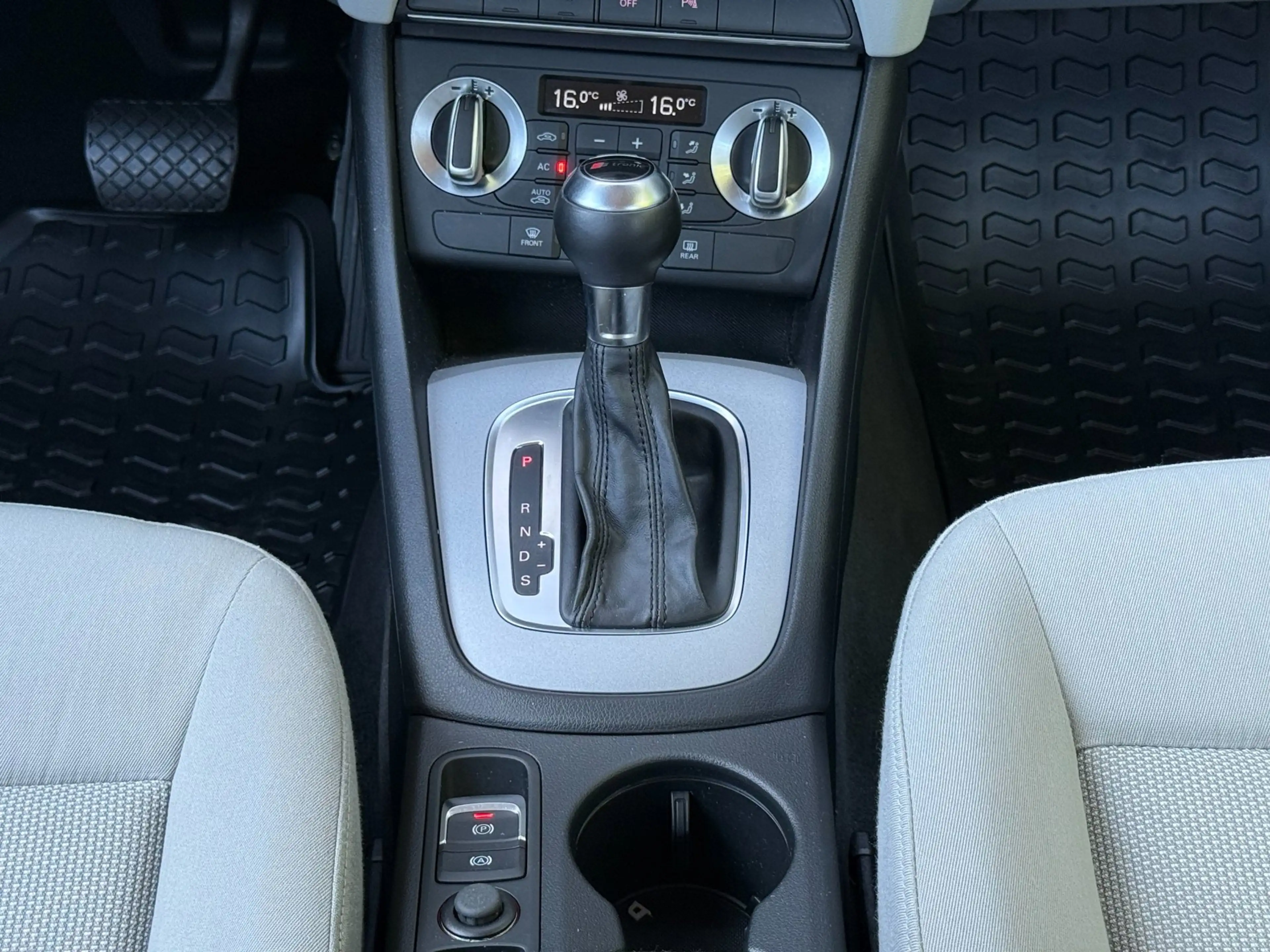 Audi Q3 2.0 TFSI quattro Pro Line | S-tronic | parkeer sen — photo 19