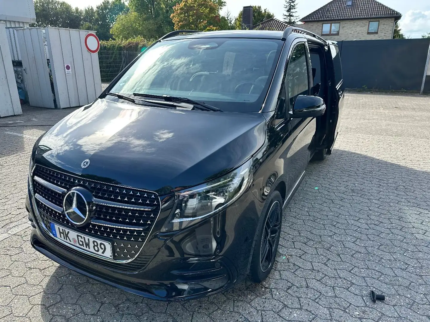 Mercedes-Benz V 300 V-Klasse Diesel d lang 4Matic 9G-TRONIC Avantgarde Schwarz - 2