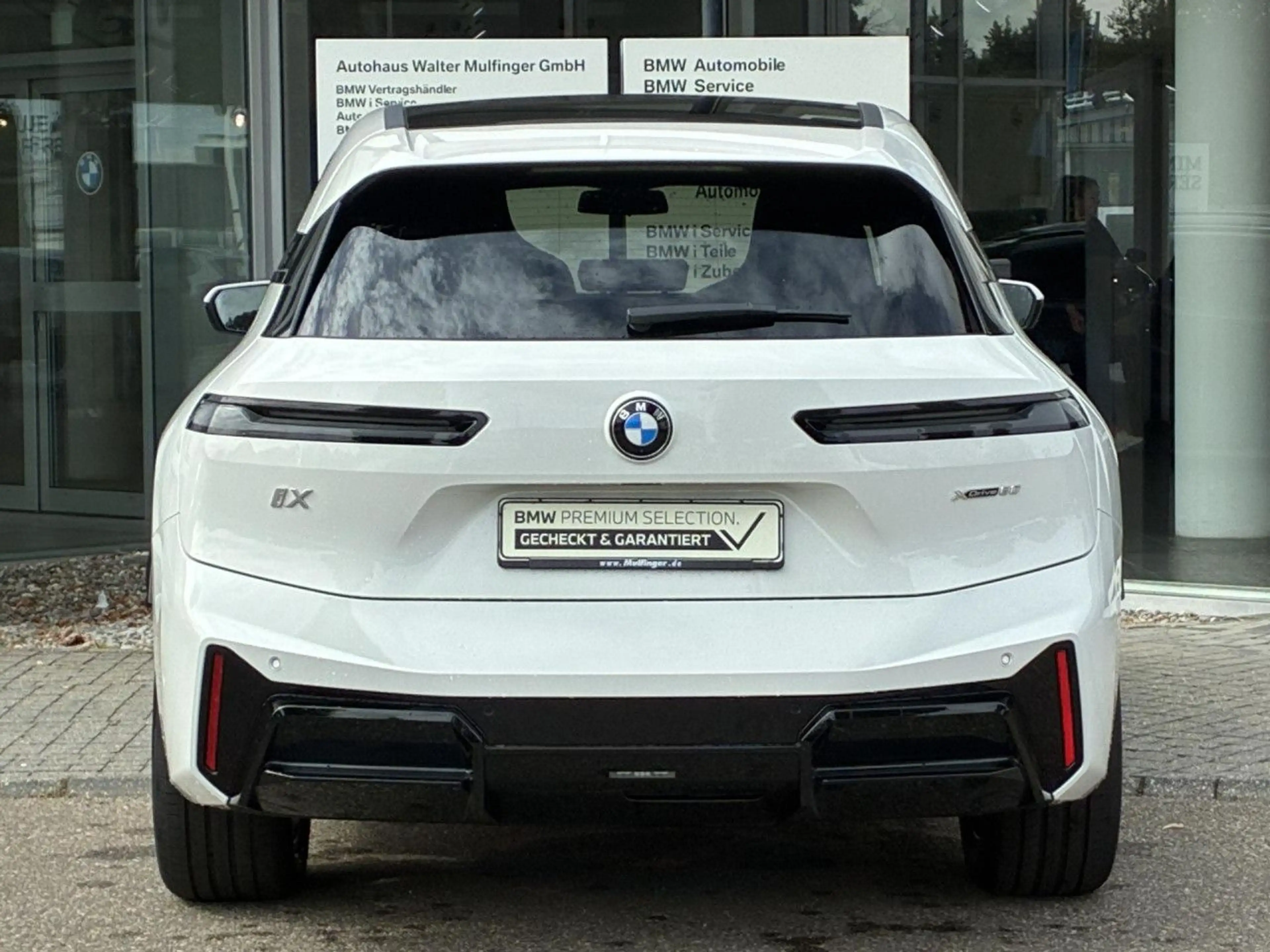 BMW iX x60 M Sport Pro IntAktivLenk.Sitzbel.Sky AHK — photo 8