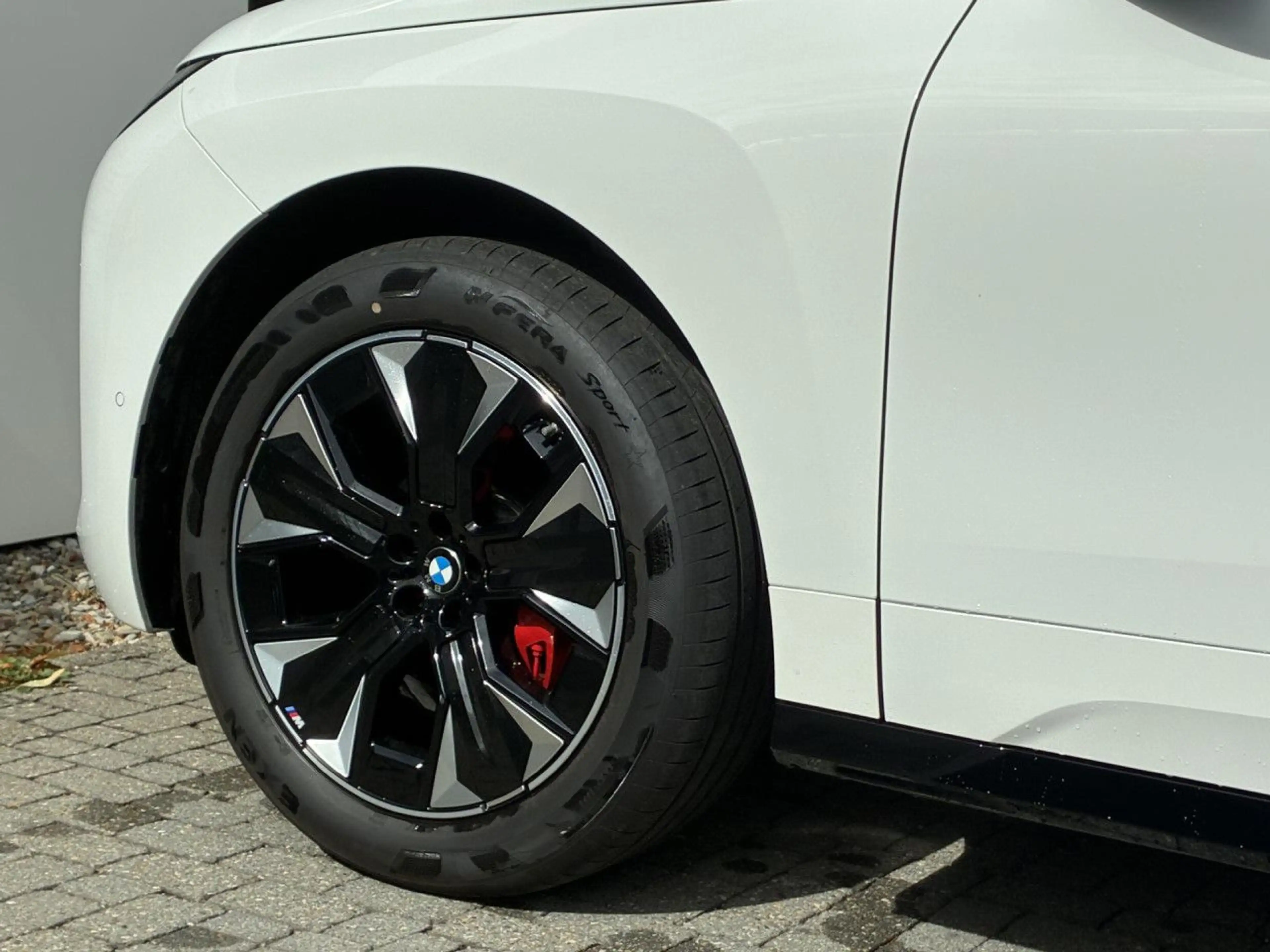 BMW iX x60 M Sport Pro IntAktivLenk.Sitzbel.Sky AHK — photo 11