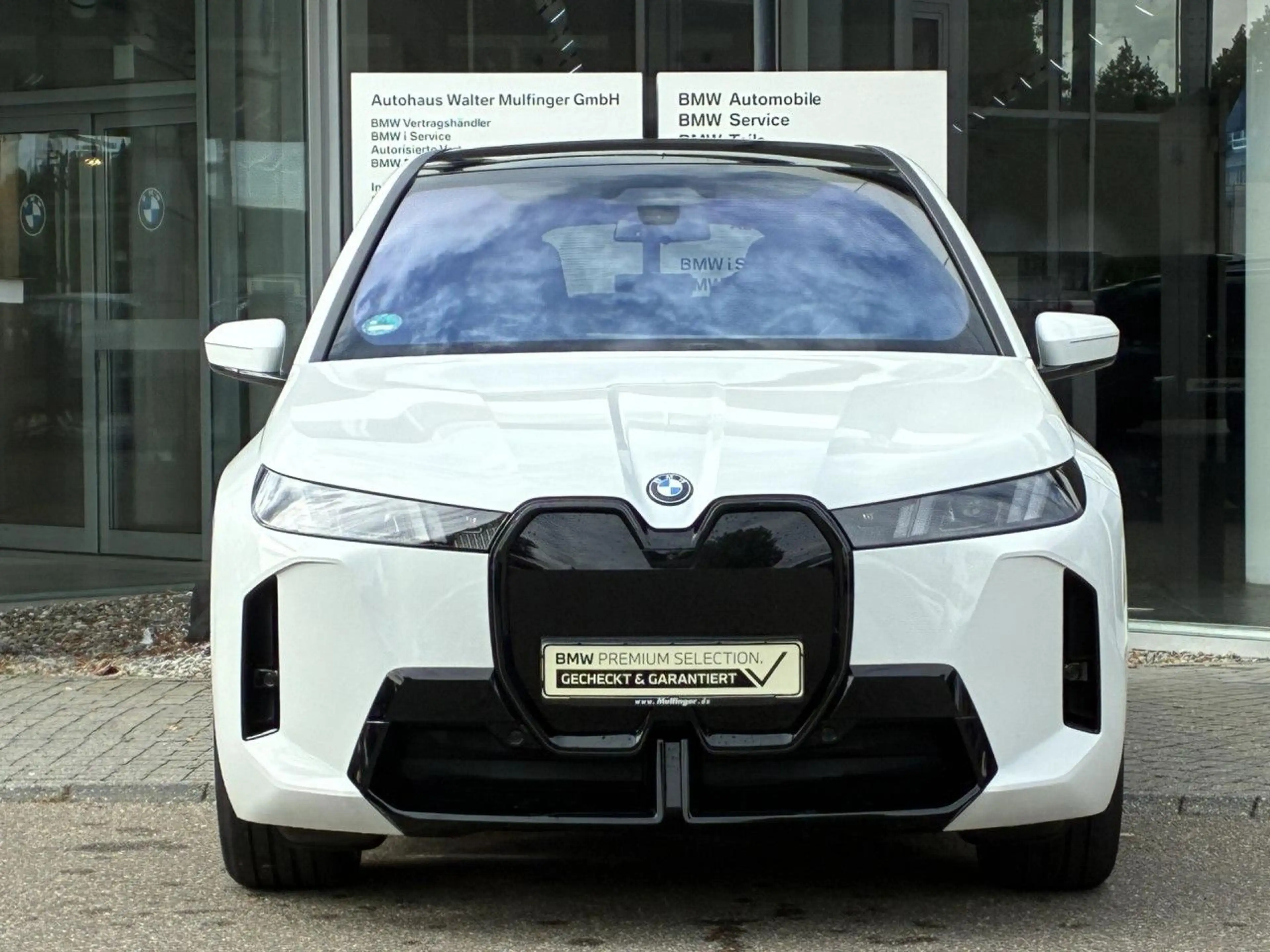BMW iX x60 M Sport Pro IntAktivLenk.Sitzbel.Sky AHK — photo 4