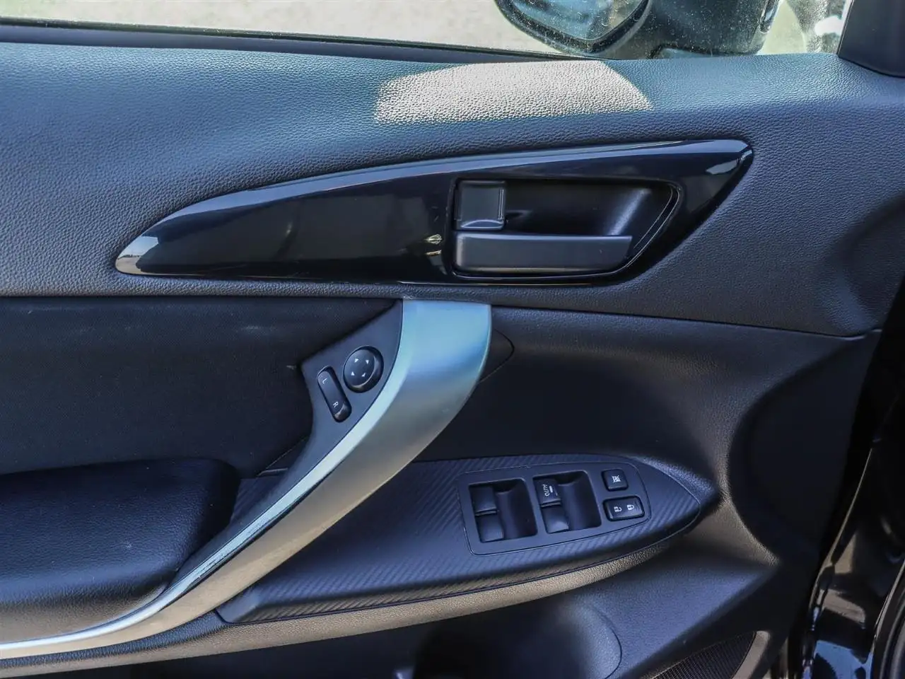 Mitsubishi Eclipse Cross снимка Mitsubishi Eclipse Cross