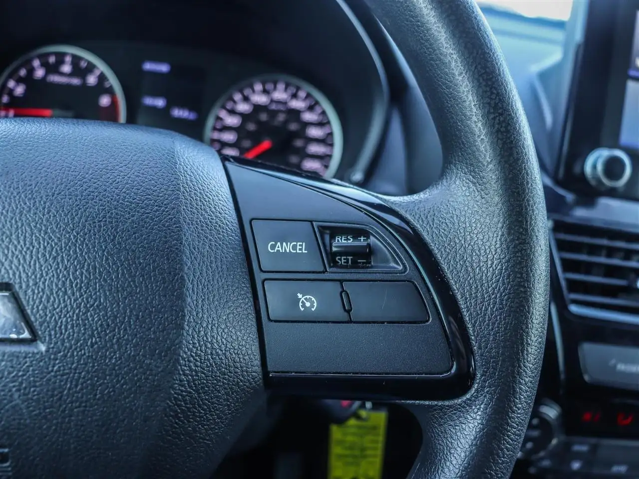 Mitsubishi Eclipse Cross снимка Mitsubishi Eclipse Cross