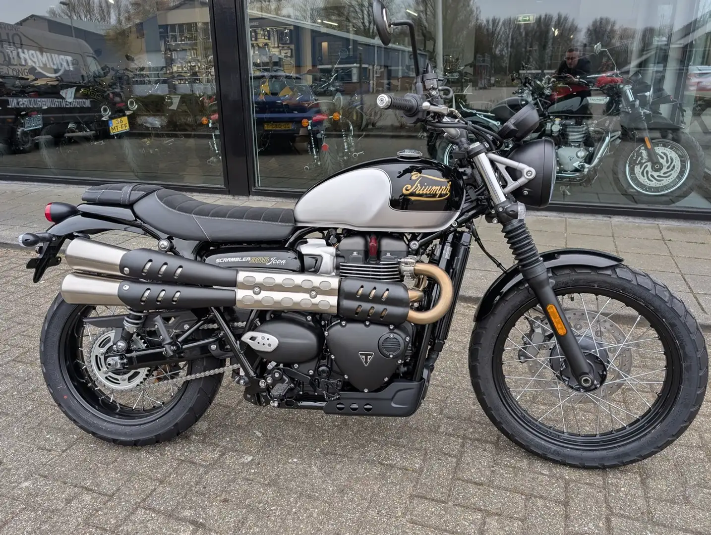 Triumph Scrambler 900 Icon Edition Negru - 1