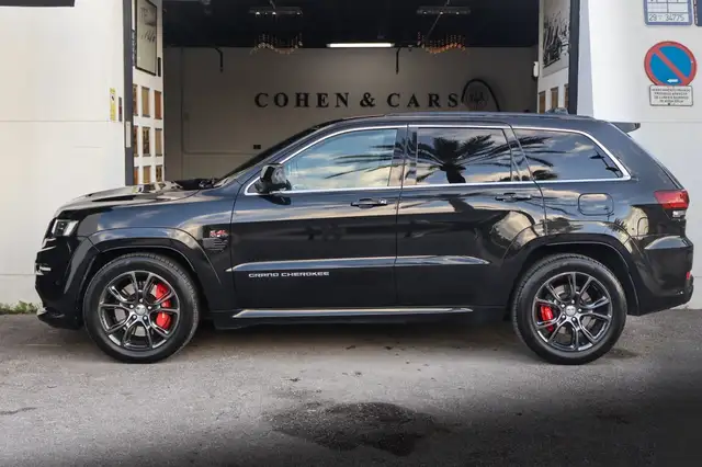 Jeep Cherokee view 4