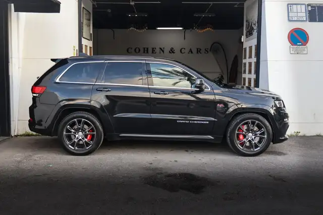 Jeep Cherokee view 9
