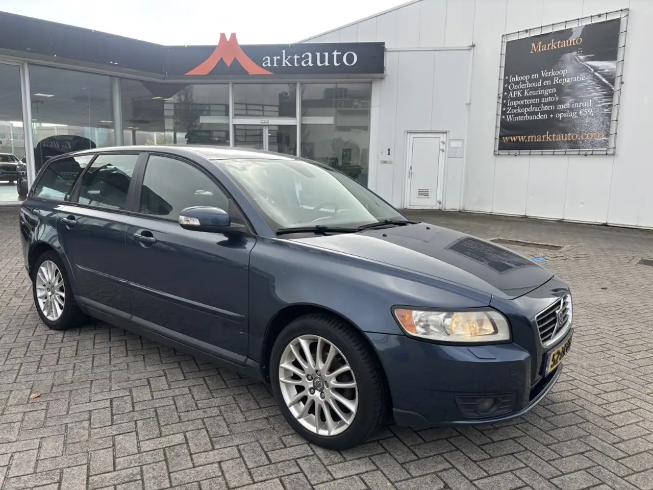 Volvo V50
